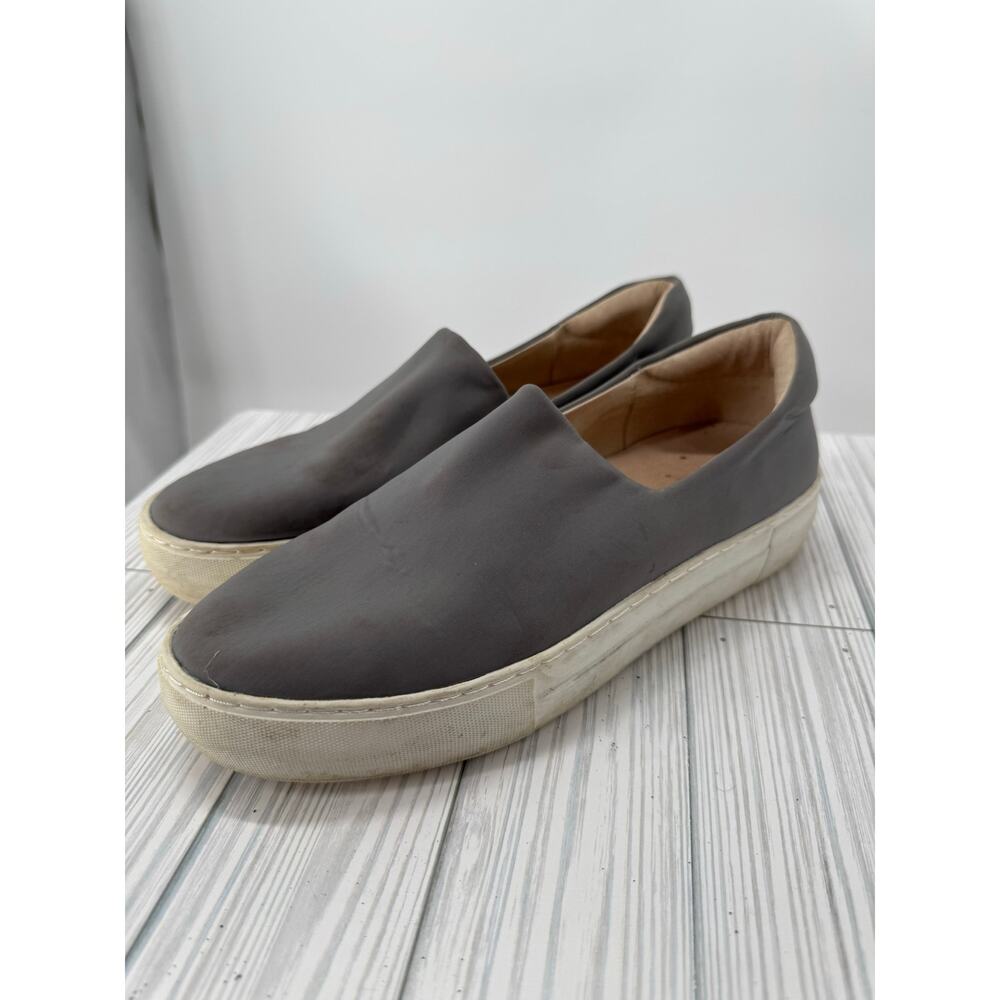 J/Slides Womens Platform Slip-On Sneakers Sz 8.5 Gray White Casual Comfort Shoes